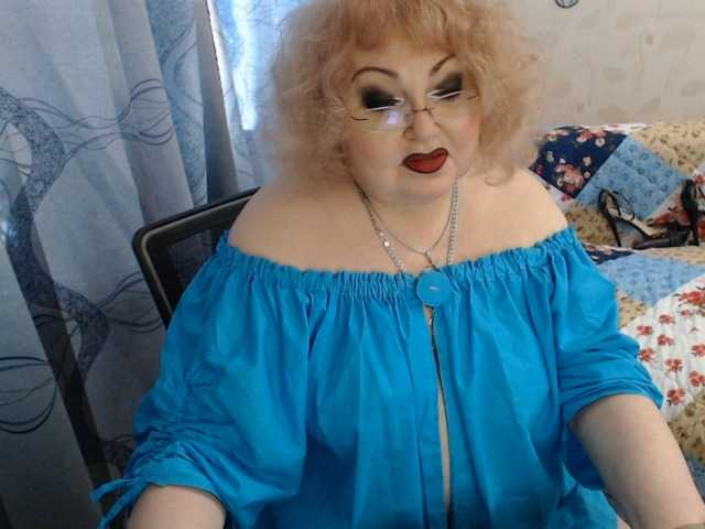 livingnextdoor live cam on BongaCams