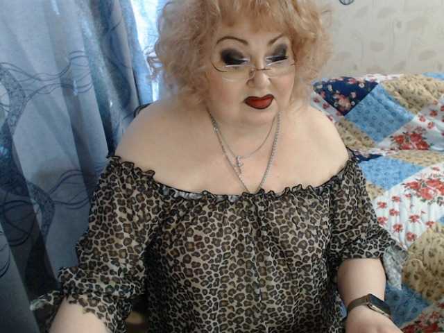 livingnextdoor live cam on BongaCams