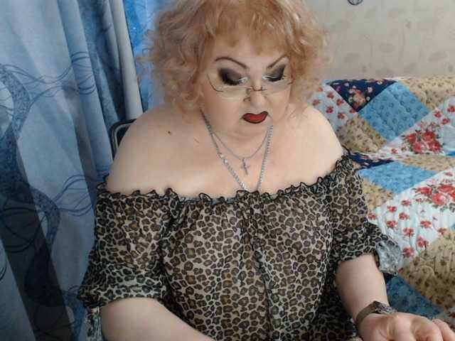 livingnextdoor live cam on BongaCams