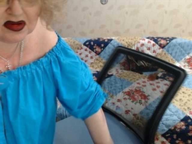 livingnextdoor live cam on BongaCams