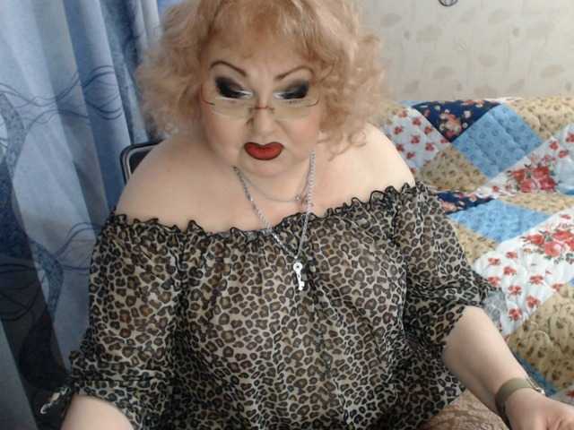 livingnextdoor live cam on BongaCams