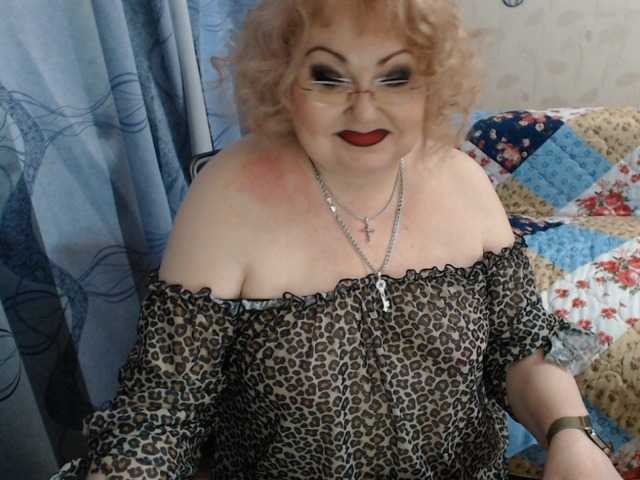 livingnextdoor live cam on BongaCams