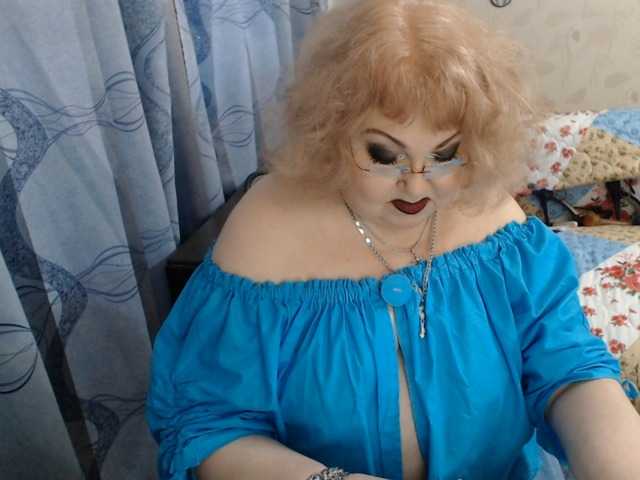 livingnextdoor live cam on BongaCams