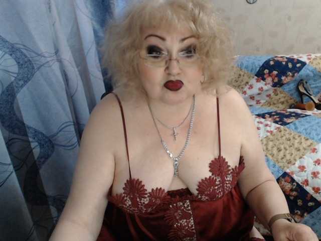 livingnextdoor live cam on BongaCams