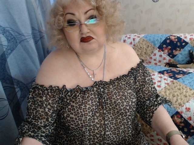 livingnextdoor live cam on BongaCams