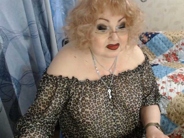 livingnextdoor live cam on BongaCams