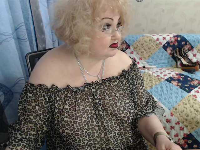 livingnextdoor live cam on BongaCams
