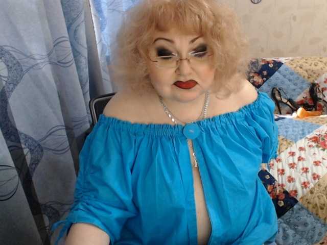 livingnextdoor live cam on BongaCams