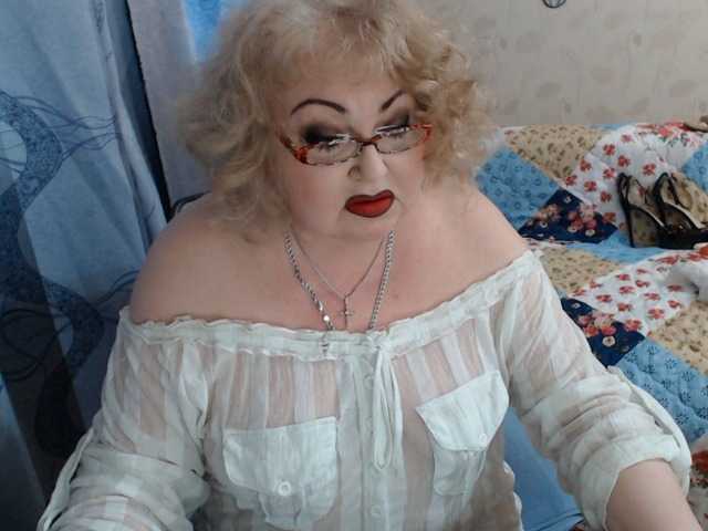 livingnextdoor live cam on BongaCams