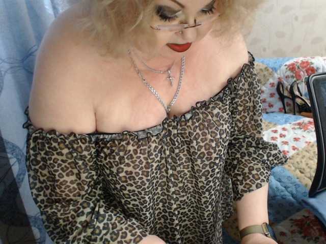 livingnextdoor live cam on BongaCams