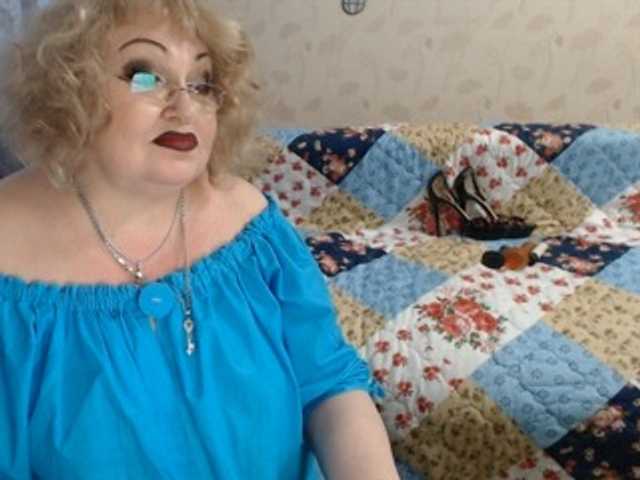 livingnextdoor live cam on BongaCams