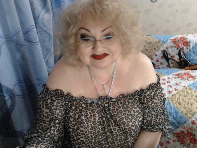 livingnextdoor live cam on BongaCams