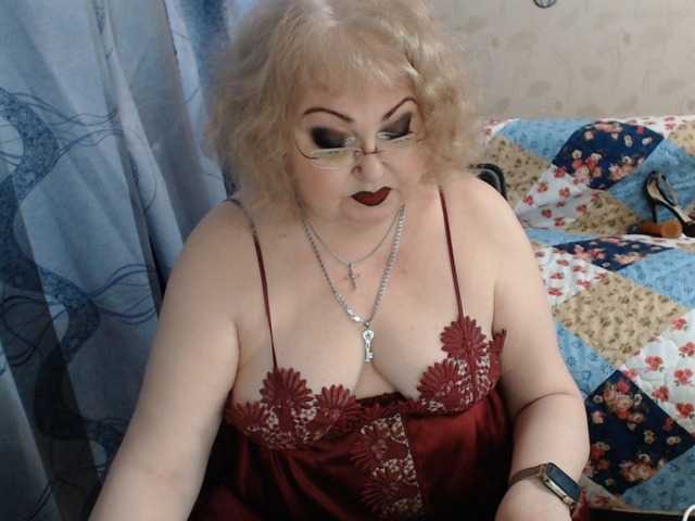 livingnextdoor live cam on BongaCams