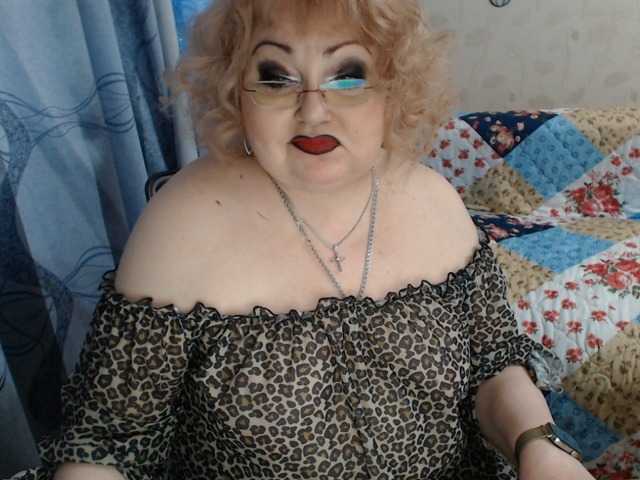 livingnextdoor live cam on BongaCams