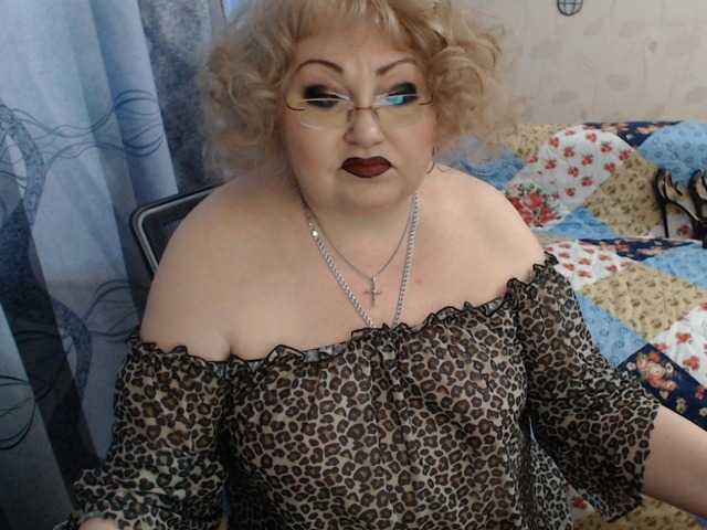 livingnextdoor live cam on BongaCams
