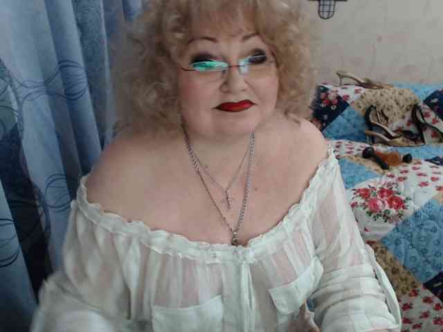 Model: livingnextdoor