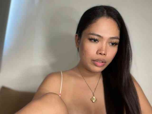 evabuntog Live Webcam on BongaCams