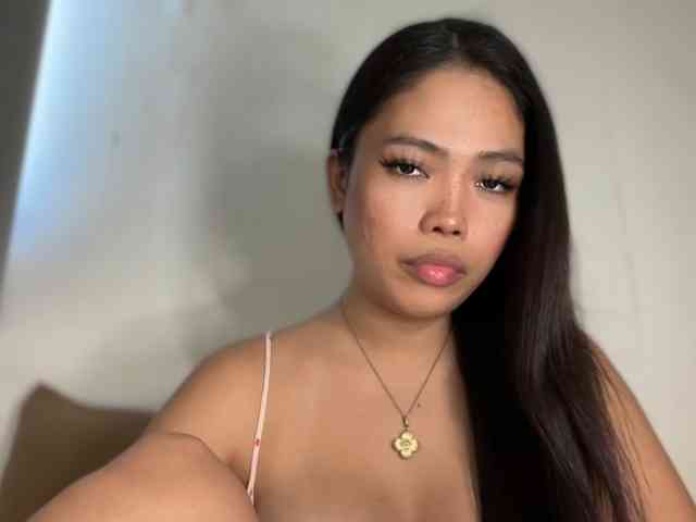 evabuntog Live Webcam on BongaCams