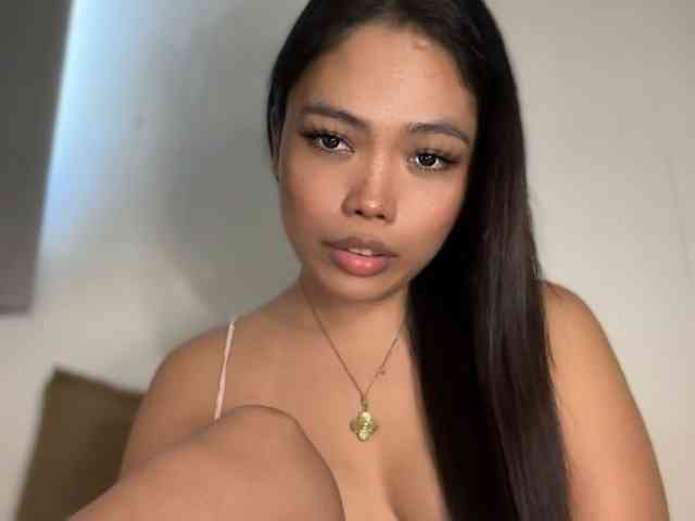 evabuntog Live Webcam on BongaCams