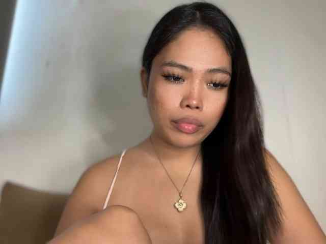 evabuntog Live Webcam on BongaCams