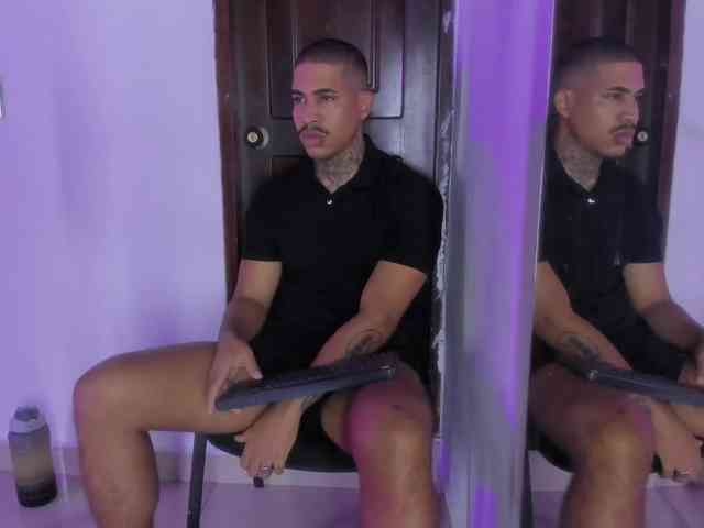 drakehot1 Sex Cam Show