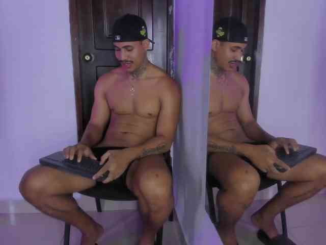 drakehot1 Sex Cam Show