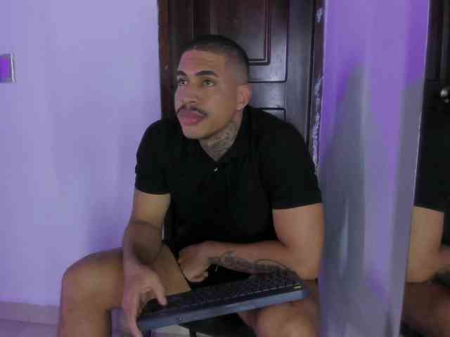 drakehot1 Sex Cam Show