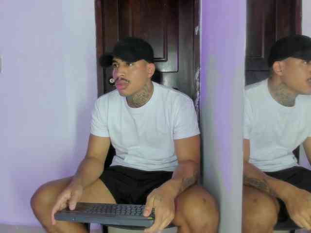 drakehot1 Sex Cam Show