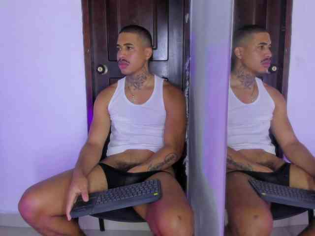 drakehot1 Sex Cam Show