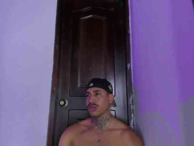 drakehot1 Sex Cam Show