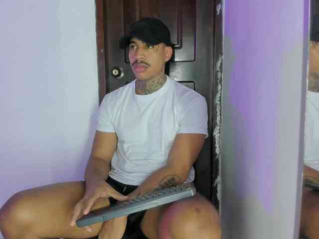 drakehot1 Sex Cam Show