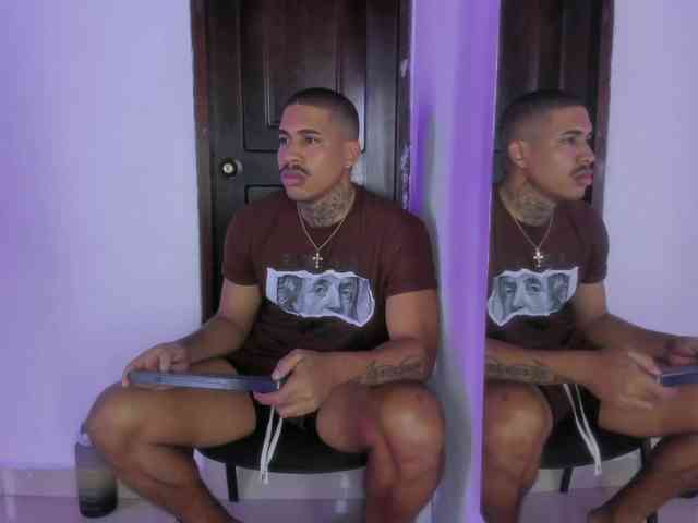 drakehot1 Sex Cam Show