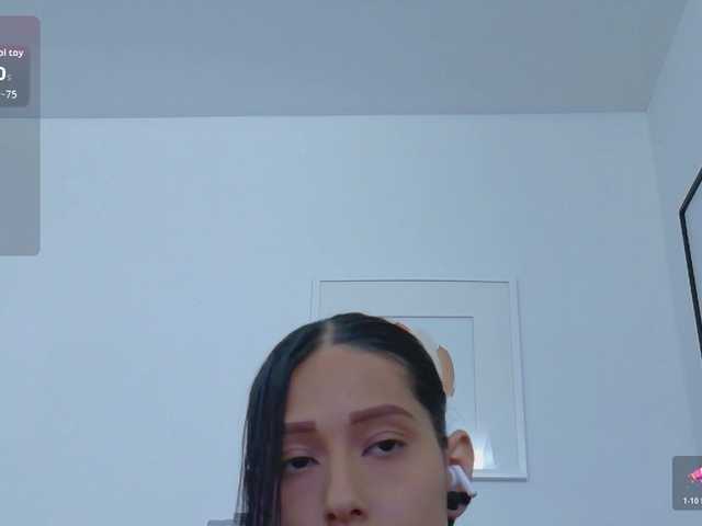 yourcuteneighbourr live cam on BongaCams