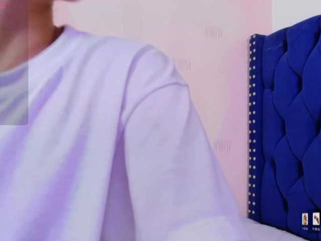 yourcuteneighbourr live cam on BongaCams