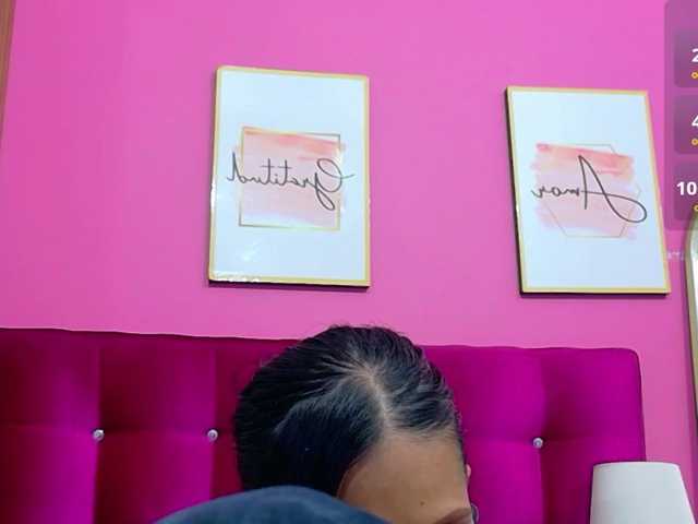 yourcuteneighbourr live cam on BongaCams
