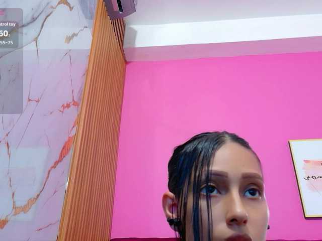 yourcuteneighbourr live webcam show