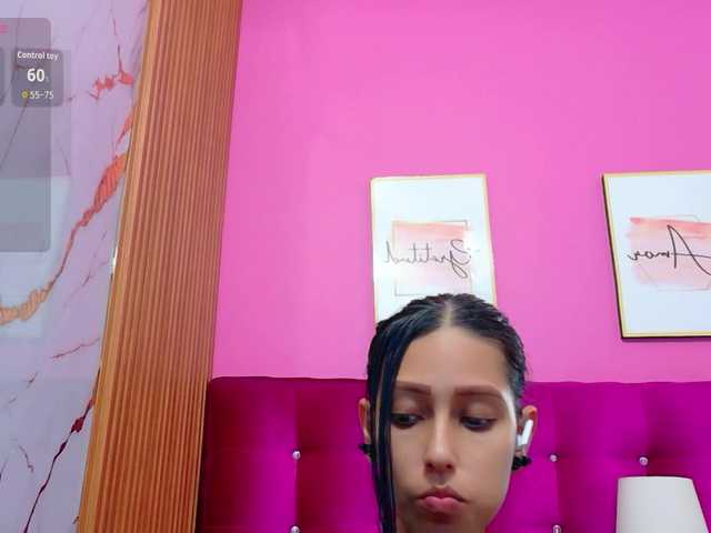 yourcuteneighbourr live webcam show