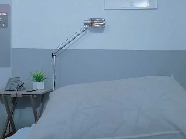 yourcuteneighbourr live cam on BongaCams
