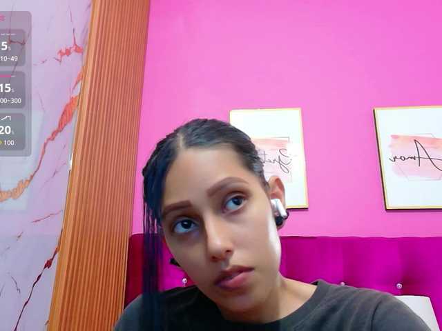 yourcuteneighbourr live webcam show