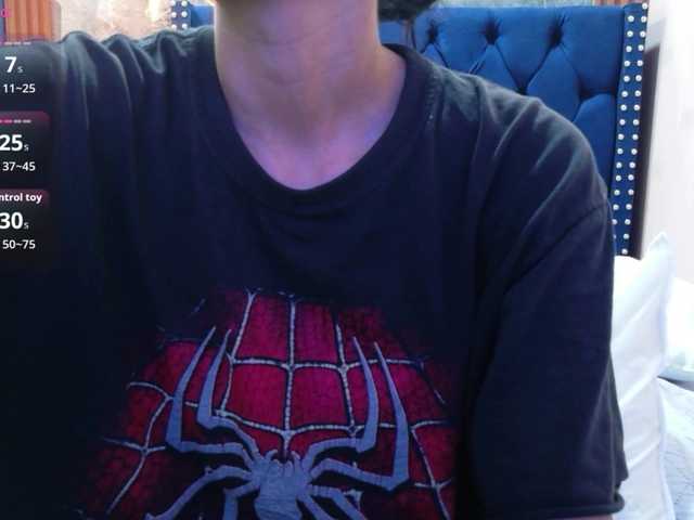 yourcuteneighbourr live webcam show