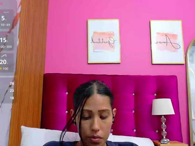 yourcuteneighbourr live cam on BongaCams