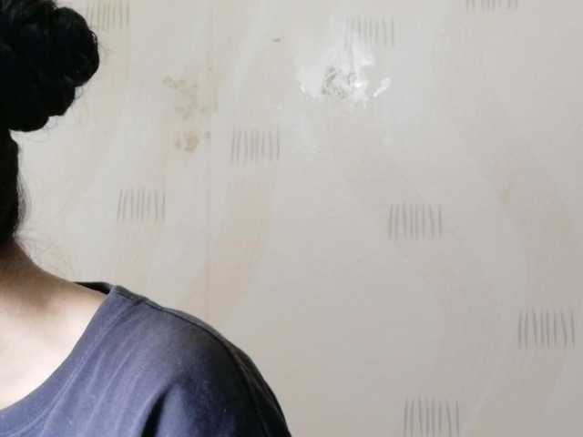 yourcuteneighbourr live cam on BongaCams