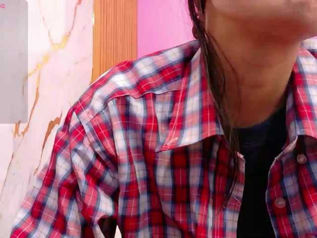 yourcuteneighbourr live cam on BongaCams