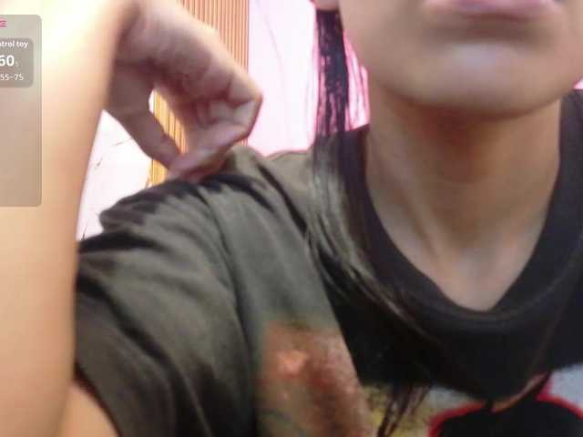 yourcuteneighbourr live cam on BongaCams