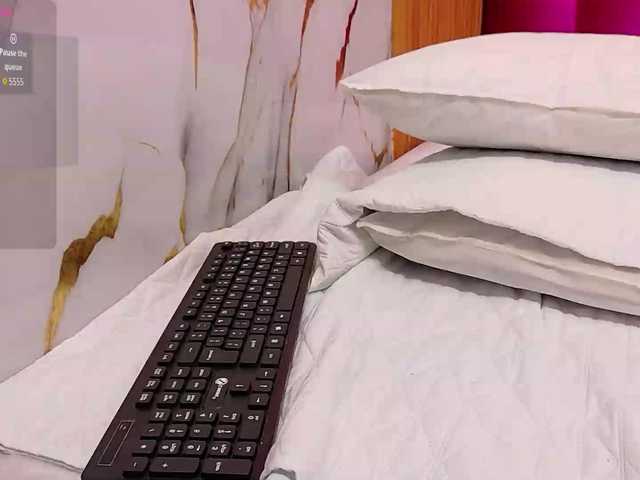 yourcuteneighbourr live cam on BongaCams