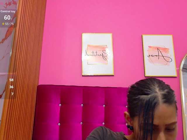 yourcuteneighbourr live cam on BongaCams