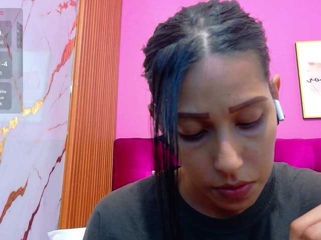 yourcuteneighbourr live webcam show