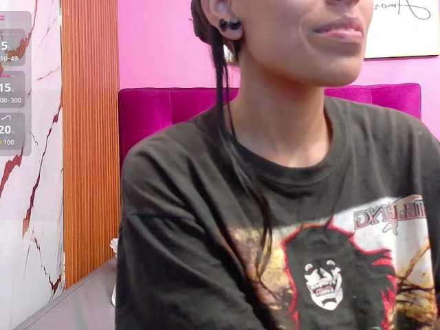 yourcuteneighbourr live cam on BongaCams