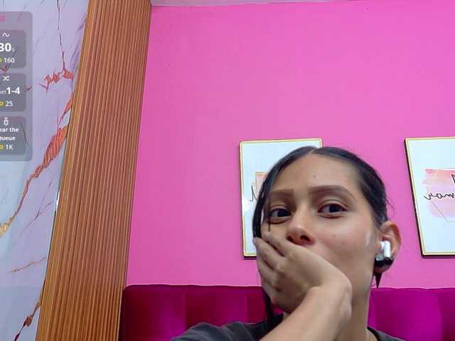 yourcuteneighbourr live webcam show
