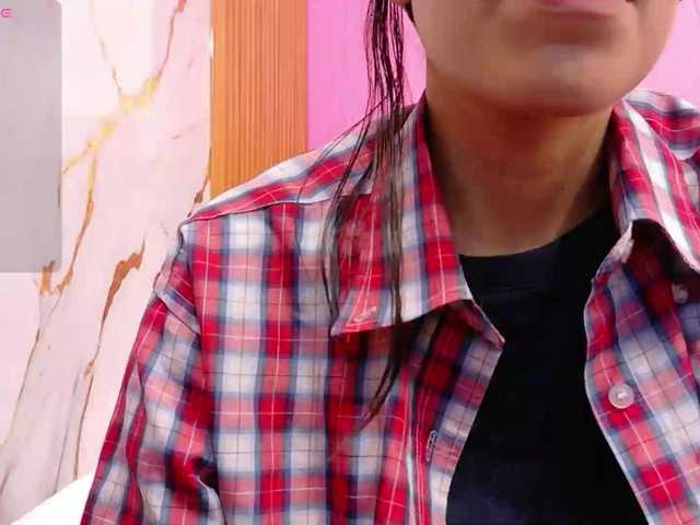 yourcuteneighbourr live cam on BongaCams